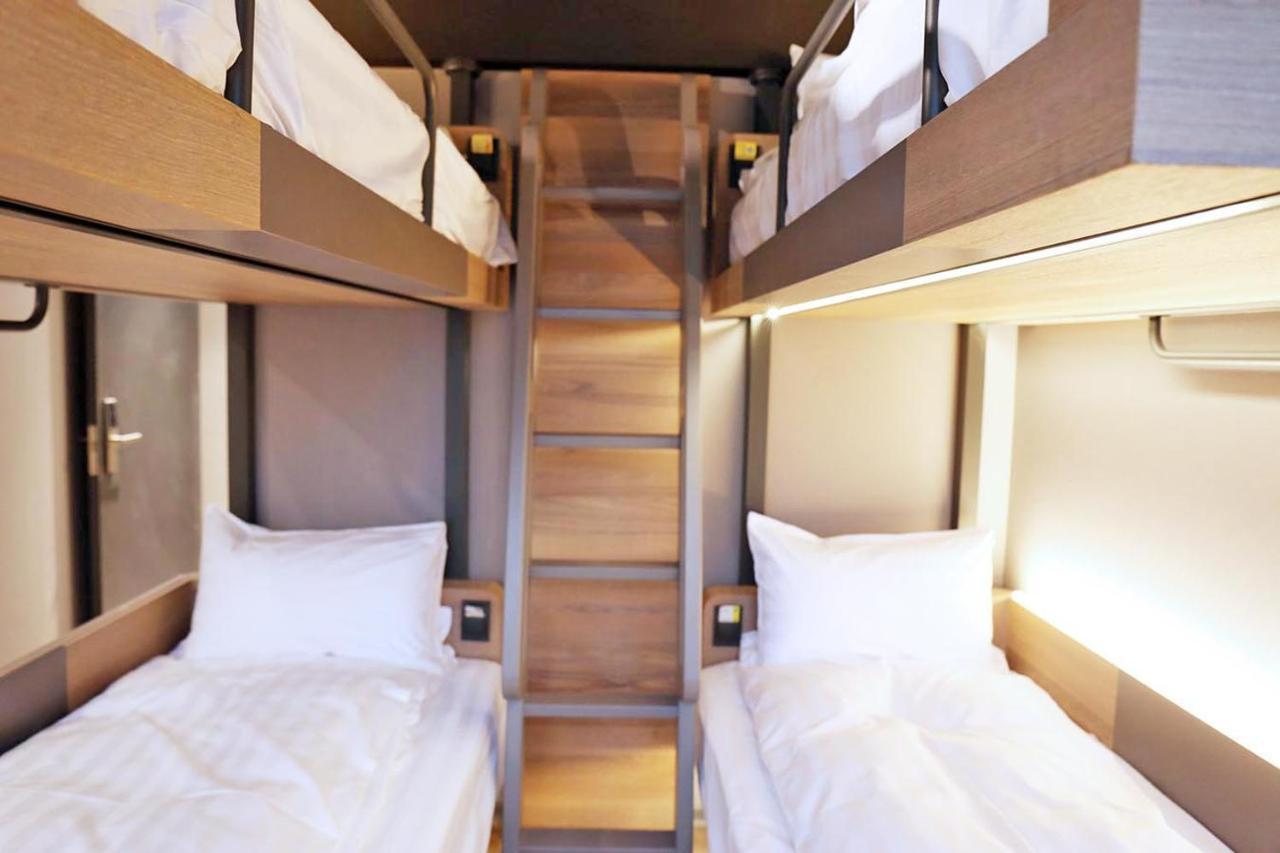 Kiwi Share Hotel Чжунли Екстериор снимка